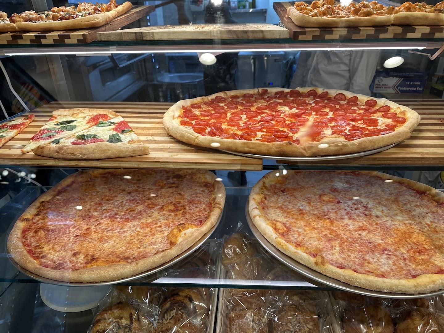 MAMA PIZZA & BAKERY